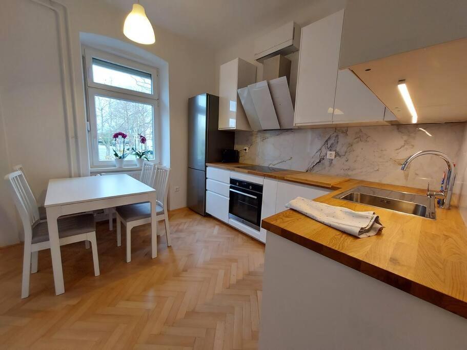 Apartment Bezigrad Ljubljana Ngoại thất bức ảnh