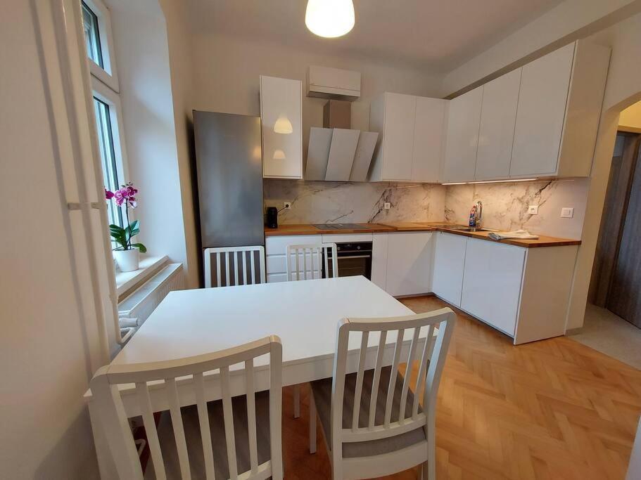Apartment Bezigrad Ljubljana Ngoại thất bức ảnh